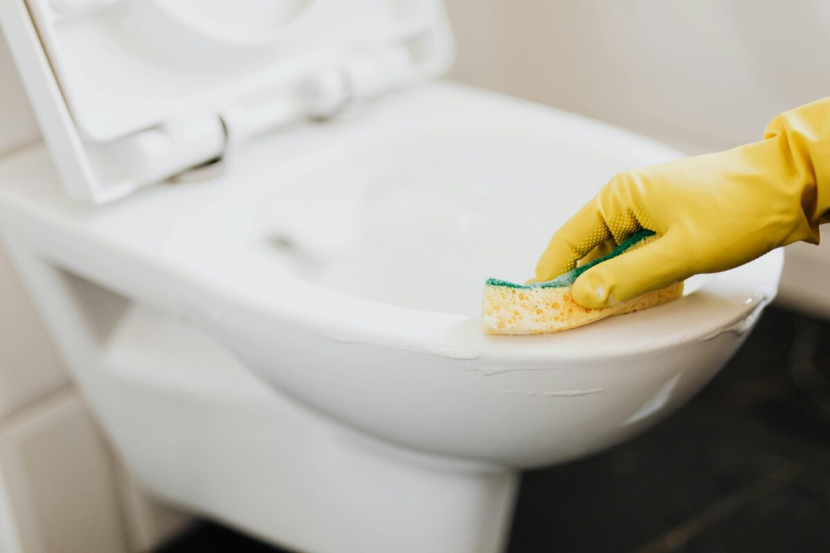 bathroom cleaning services